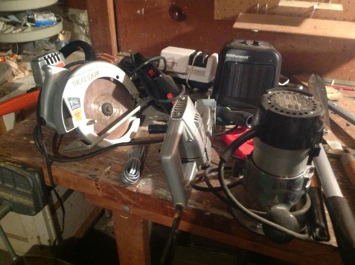 Skilsaw and other power tools