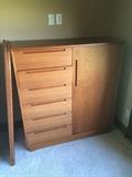 Gentleman's Chest