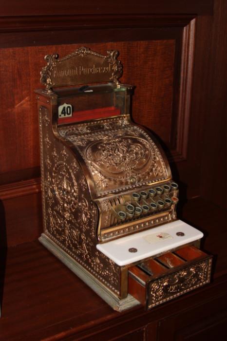 Vintage – Cash register. Decorative piece well kept. Nice piece