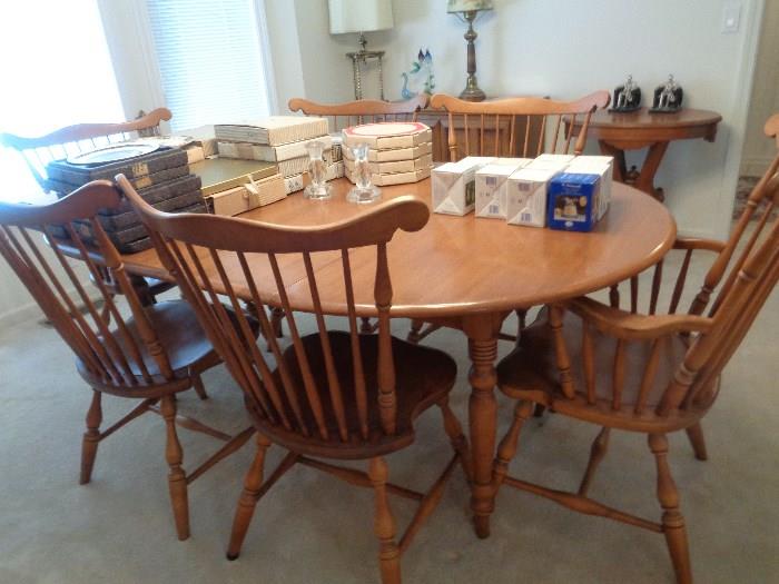 maple table w/6 chairs