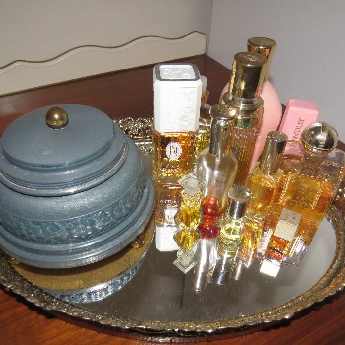 Antique Music and powder box ... Perfumes ... 