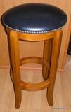 2 Bar stools