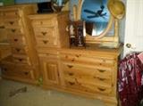 Stunning Oak Bedroom set.  Queen size bed