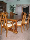 dining table w/6 chairs & leaf