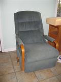 Lazy boy smaller recliner