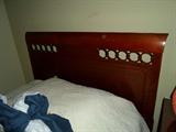 another picture of the headboard
