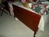 Footboard on twin beds