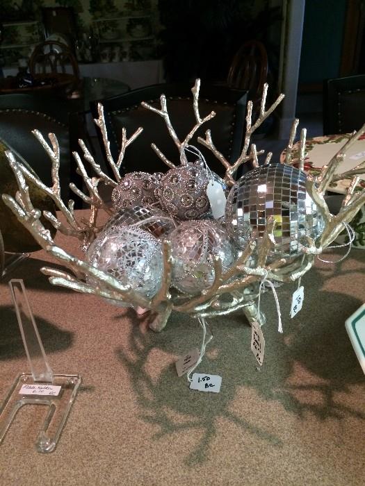 Dazzling "twig" bowl & decorative balls
