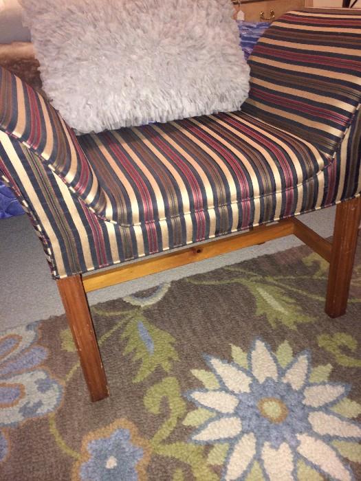 Upholstered bed bench