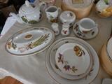 Royal Westchester Made in England. Pattern Evesham DINNER PLATES SOLD.