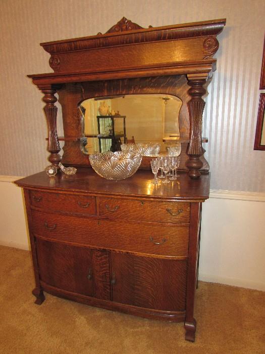Can you say gorgeous!!!  This antique oak buffet is just wonderful and needs a new home..