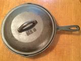 Cast iron skillet and lid