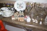 Ceramic and wood house collection