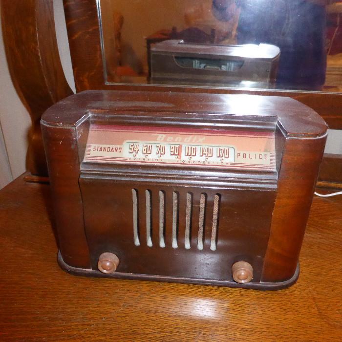 Vintage1946 Bendix radio