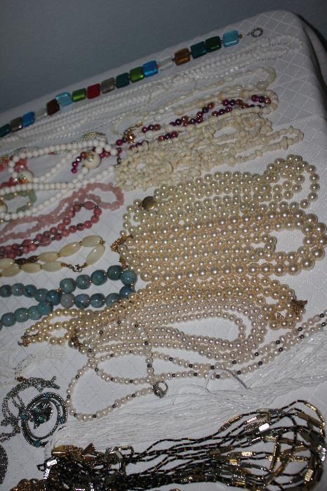 Jewelry necklaces