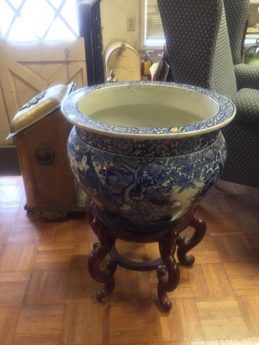 Large blue & white porcelain planter on rosewood stand