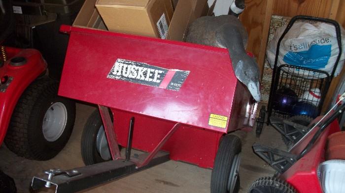 10 cu ft Huskee lawn cart