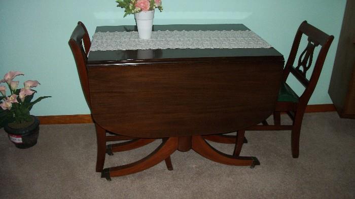 drop leaf table and chairs with 2 leafs and table pads