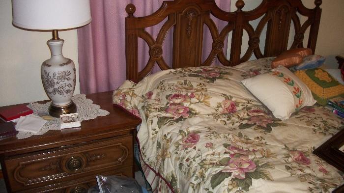 bedroom set and comforter