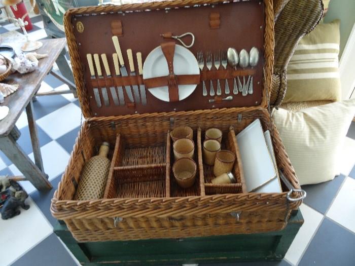 Vintage picnic set