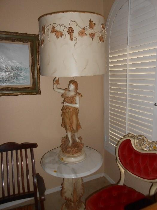 Gorgeous Figurine Lamp