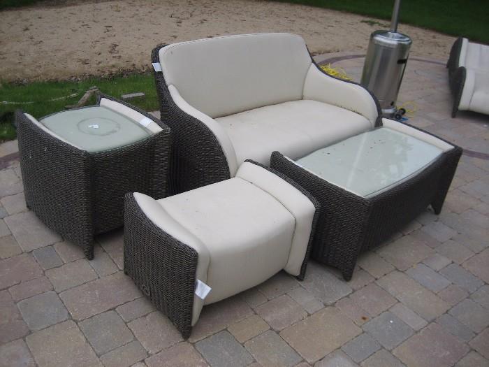 FRONT GATE QUALITY FURNITURE.  PATIO FURNITURE. COMPLETE SET WITH WHITE CUSHIONS.  $1,295