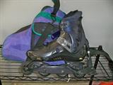 Womens Rollerblades size 29.5 comes with travel bag and knee and wrist guards.