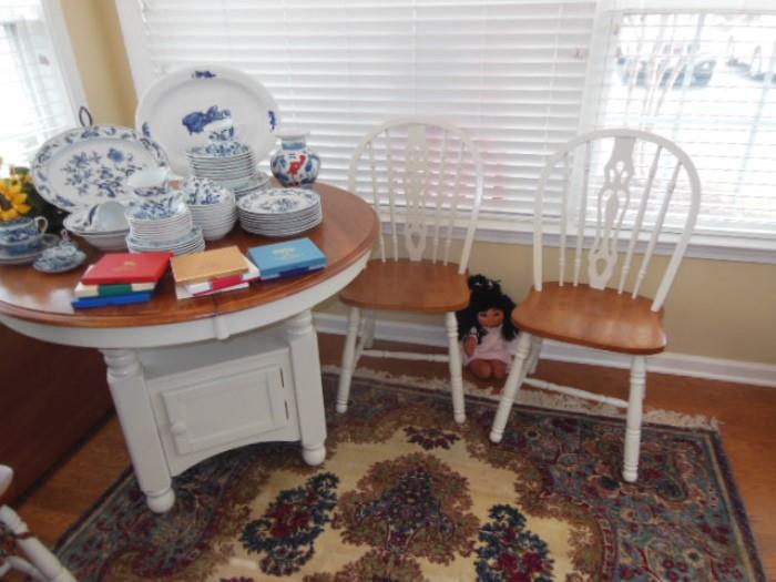 Lovely dinette for kitchen, sunroom or dining area (storage table with chairs) 