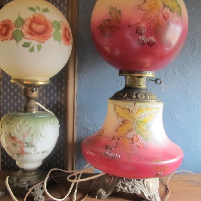SEVERAL OF DOZENS OF LAMPS