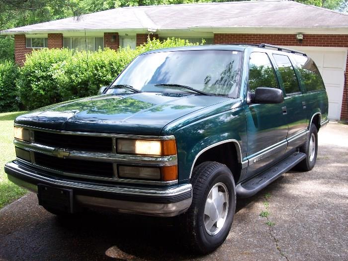1999 Chevrolet Suburban 4WD One Owner, Serviced By Chevrolet Dealership Since New.