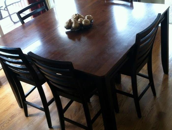 kitchen table and chairs