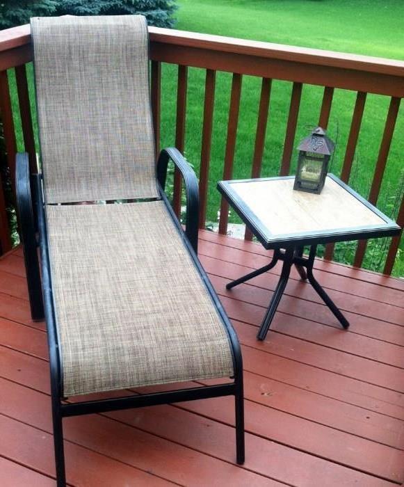 patio chaise and table
