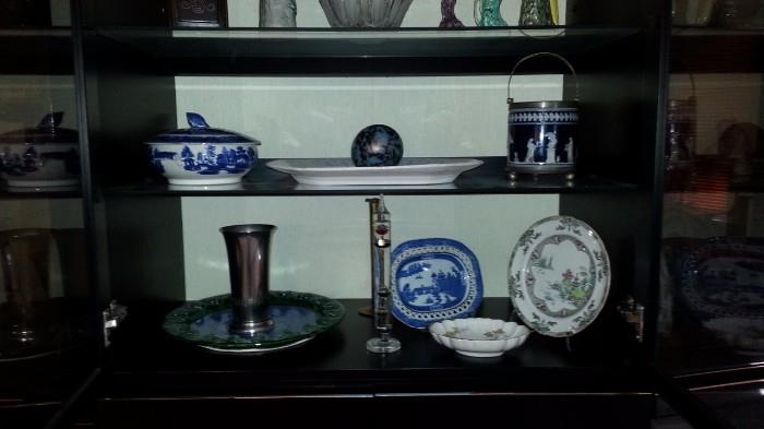 Chinese export porcelain bowl, antique Wedgwood cobalt bucket, etc