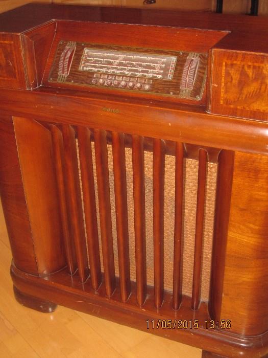 Philco Model 41-295 Antique Radio