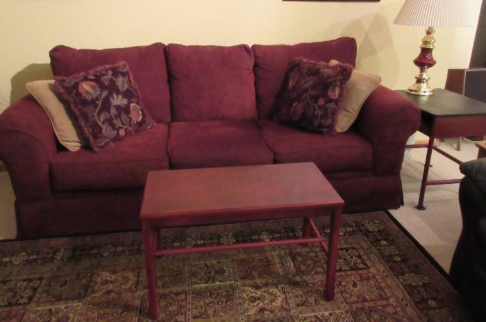 SOFA W/PILLOWS & COFFEE TABLE & SIDE TABLE
