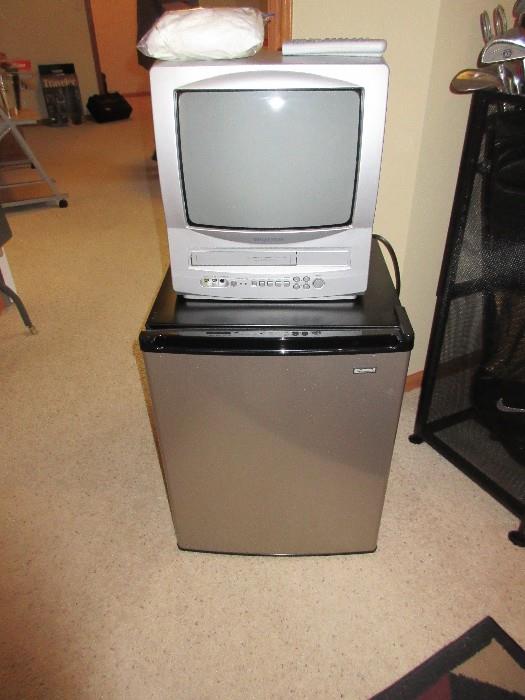 KENMORE FRIG / NEW / TV WITH VCR