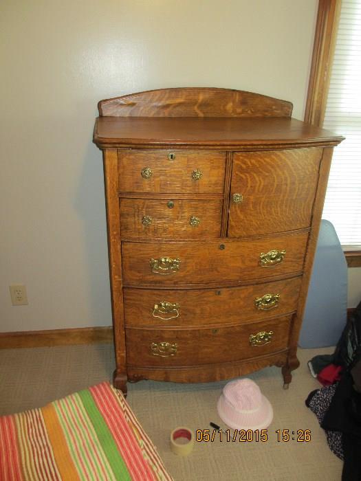 Antique Oak Chest of Drawers