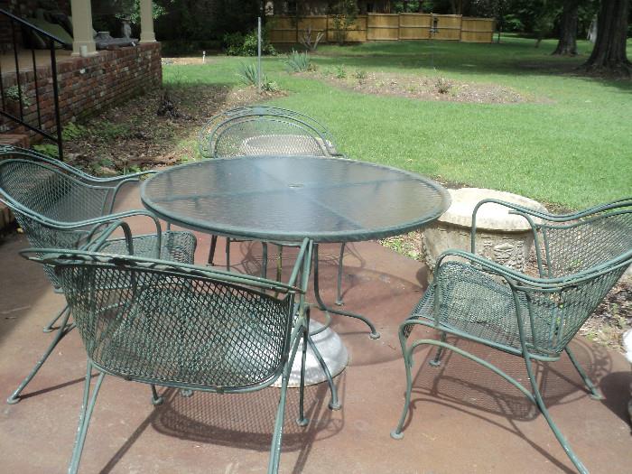 High quality Meadow Craft patio set with glass top on table!