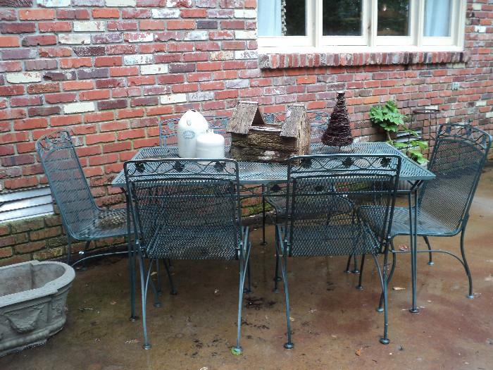 Great Meadow Craft table and 6 chairs!