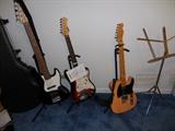 3 Guitars Music Stand.Guitar Case