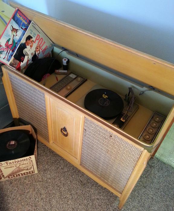 RCA Victor: with spider, extra needles, and brush.