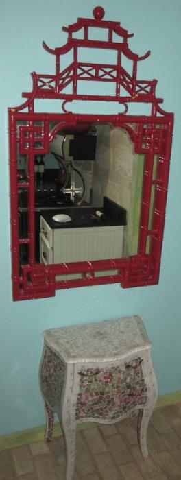 Nice Lacquered Chinoiserie Pagoda Mirror in High Gloss Red