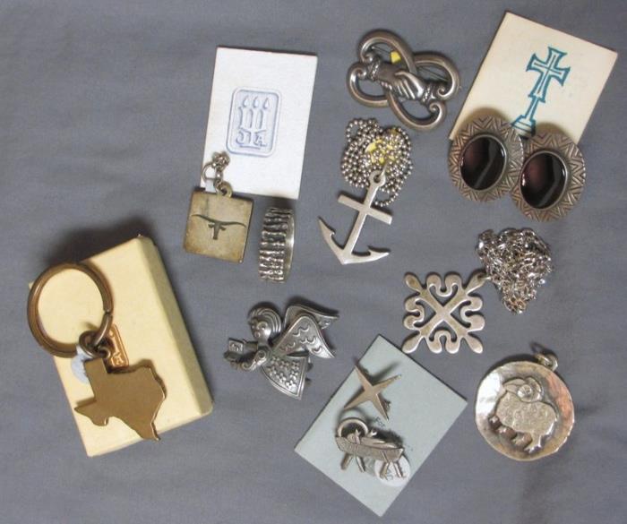 Large Selection of Vintage James Avery Jewelry with Original Boxes & Inserts