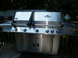 Napoleon Prestige II Gas Grill with ceramic infared technology sears up to 1800 degrees.