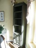 very nice corner cabinet!