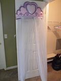 wall hanging to hang above a little girls bed. Make any bedroom fit for a princess!