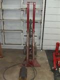 Grabber 10 ton pulling post w/ floor pedal