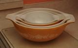 4 Vintage Pyrex  Cinderella Nesting Mixing Bowl Set 