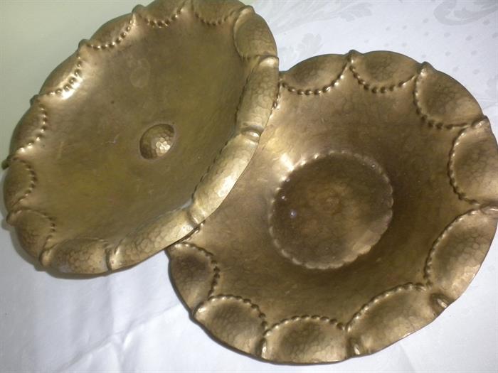HAMMERED BRASS COMPOTES