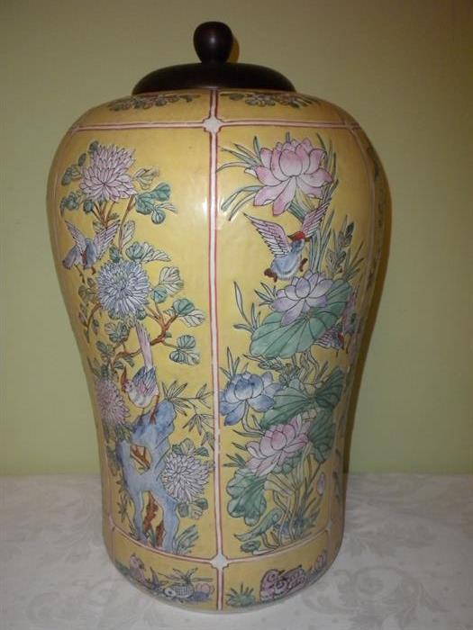 POLYCHROME CHINESE POTTERY VASE WITH LID
